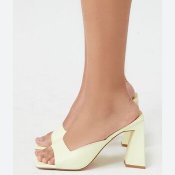 Yellow block square toe heels - Picture 7 of 7